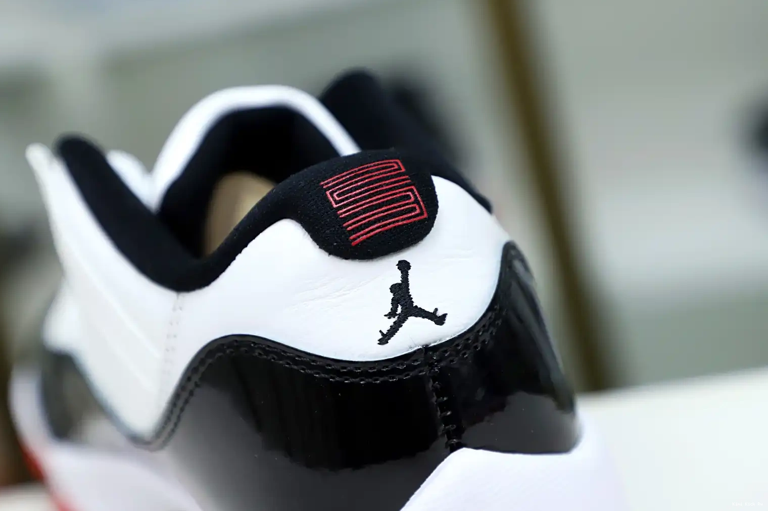 LOW Kimikick WHITE AIR JORDAN BRED 11 0419